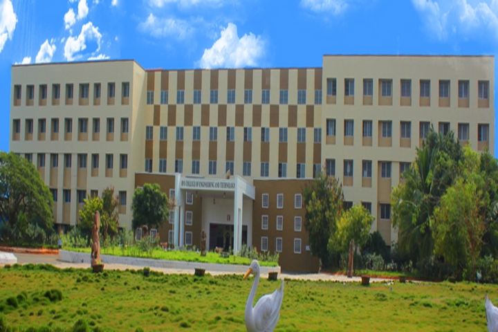 https://cache.careers360.mobi/media/colleges/social-media/media-gallery/2454/2018/9/25/Campus view of RVS College of Engineering and Technology Coimbatore_Campus-View.jpg